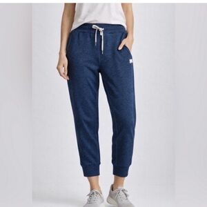 Vuori Performance Joggers in Navy Heather - M